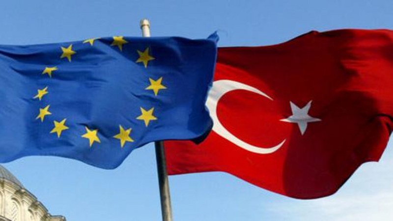 تركيا تهدد بإلغاء اتفاق الهجرة مع الاتحاد الاوروبي