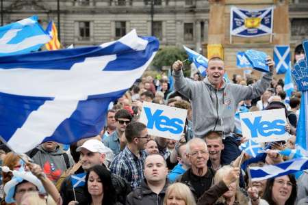 تزايد مشاعر القومية مع استعداد اسكتلندا للاستفتاء على الاستقلال عن بريطانيا