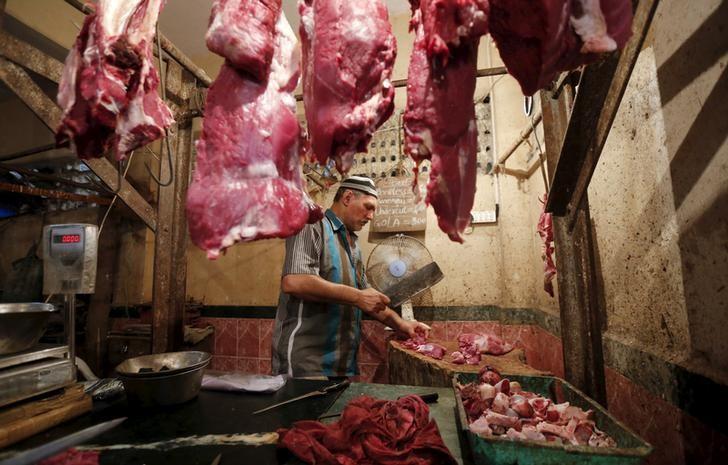 احراق محلات لبيع اللحوم في ولاية اوتار براديش الهندية