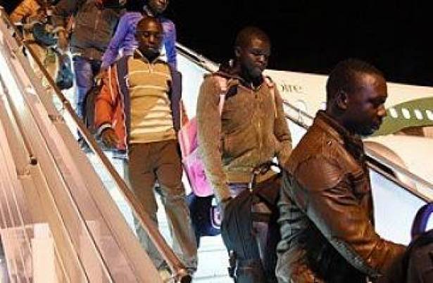ساحل العاج تجلي 150 مواطنًا من ليبيا