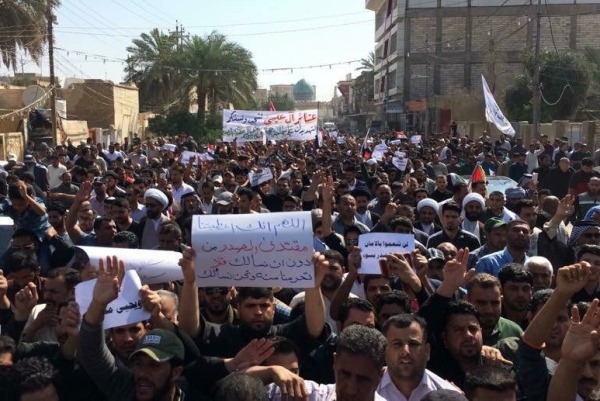 محتجون أمام منزل الصدر بالنجف رفضا للتهديدات باغتياله