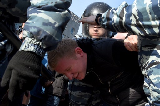 توقيف المعارض نافالني أثناء تظاهرة ضد الفساد في موسكو