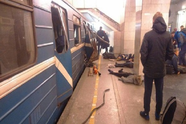 جانب من الحادث الإرهابي الذي وقع في مترو سان بطرسبرغ