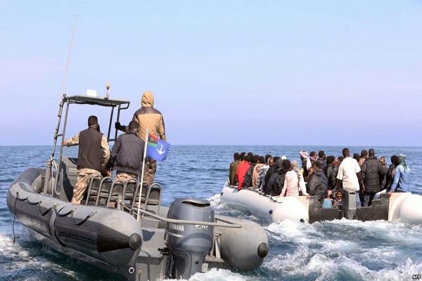 مقتل اربعة مهربين برصاص خفر السواحل الليبيين