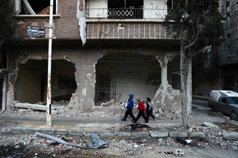 مقتل 19 مدنيا في قصف جوي لقوات النظام قرب دمشق