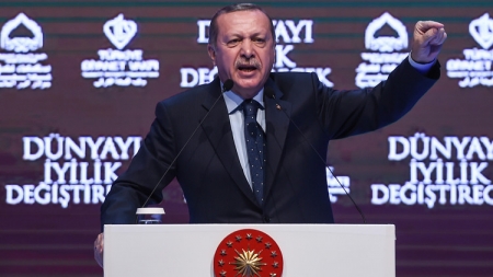 إردوغان يعقد آخر تجمعاته الانتخابية قبل الاستفتاء