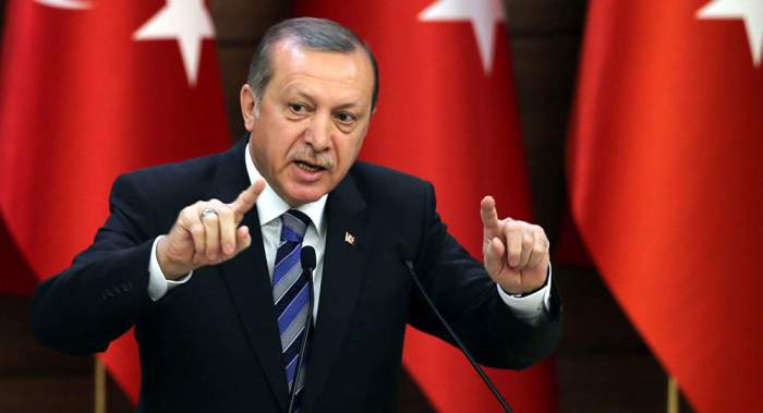 وزير المالية الألماني يحذر من تحول تركيا إلى حكم دكتاتوري