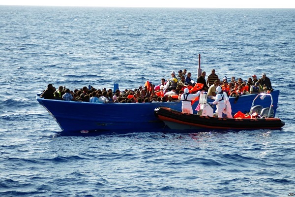نجدة نحو ثلاثة آلاف مهاجر قبالة السواحل الليبية