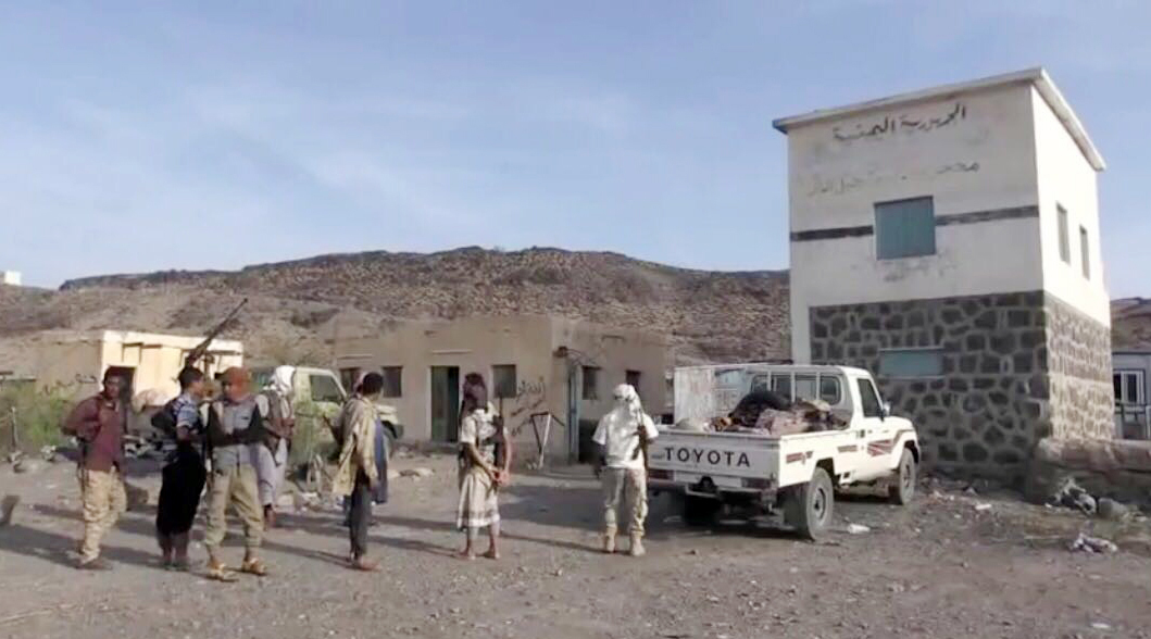 الجيش اليمني يستعيد مواقع جديدة في تعز