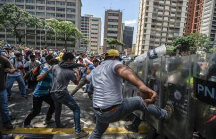 الجيش ينتشر في فنزويلا قبيل تظاهرة للمعارضة