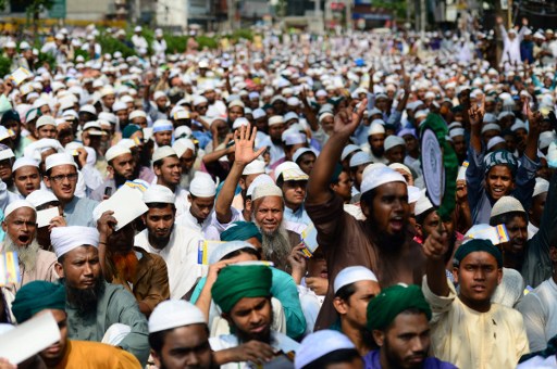 الاف الاسلاميين تظاهروا في دكا ضد تمثال يوناني