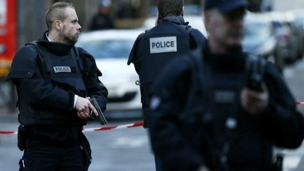 توقيف رجلين في فرنسا يشتبه بتحضيرهما اعتداء