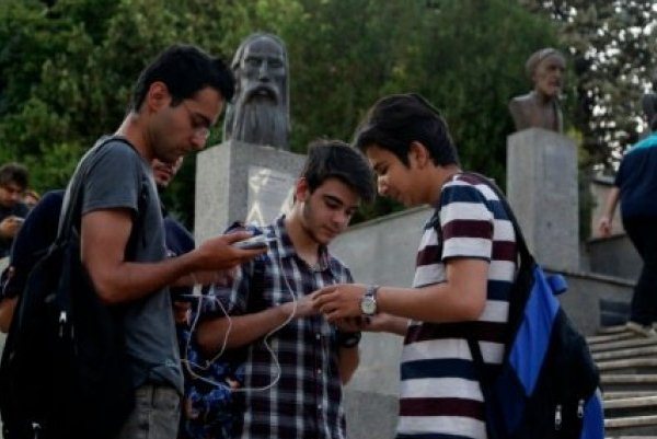 إيران تعطل خدمة الاتصالات الصوتية لشبكة 