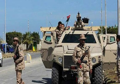 قوات حفتر تشن هجومًا على آخر معاقل المتطرفين في بنغازي