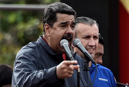 مادورو يدعو إلى صياغة دستور جديد لفنزويلا