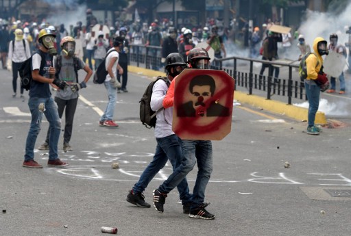 الشرطة الفنزويلية تمنع المعارضين مجددا من الوصول الى وسط كراكاس