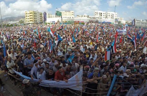 التصدعات تشق صفوف طرفي النزاع اليمني