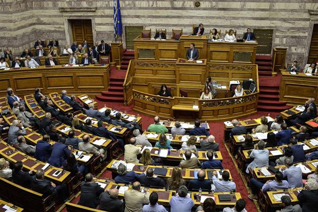 برلمان اليونان يصوت الخميس على حزمة من تدابير التقشف
