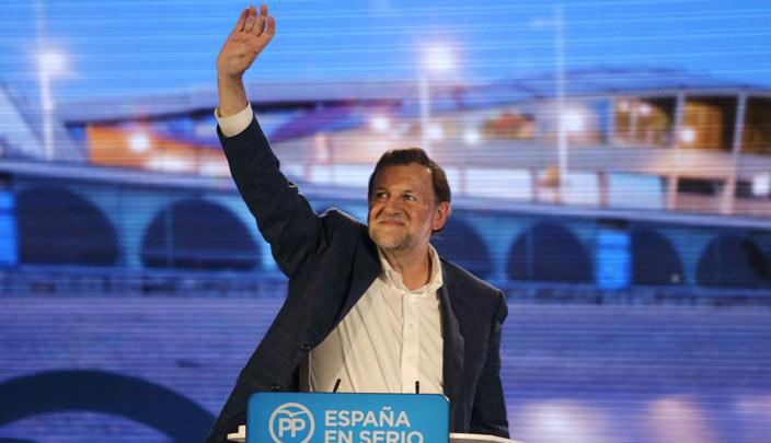 الاشتراكيون الاسبان المنقسمون يختارون رئيسا جديدا لحزبهم
