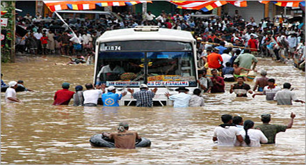 الفيضانات تقتل 146 وتهجّر 500 ألف في سريلانكا