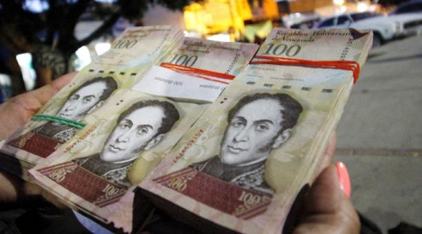 العملة الفنزويلية تتراجع بـ64,31%