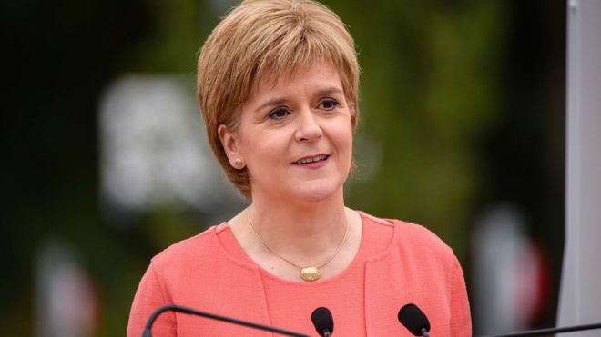ستورجن تؤيد تنظيم استفتاء جديد حول استقلال اسكتلندا