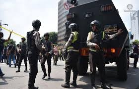 مقتل 3 شرطيين في اعتداء انتحاري مزدوج في جاكرتا