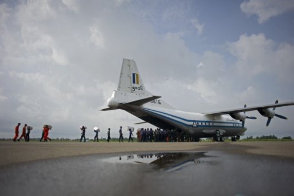 العثور على حطام من الطائرة العسكرية البورمية المفقودة