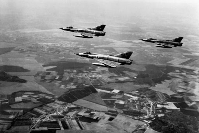 جدل في إسرائيل حول زعم باستخدام القنبلة النووية في 1967