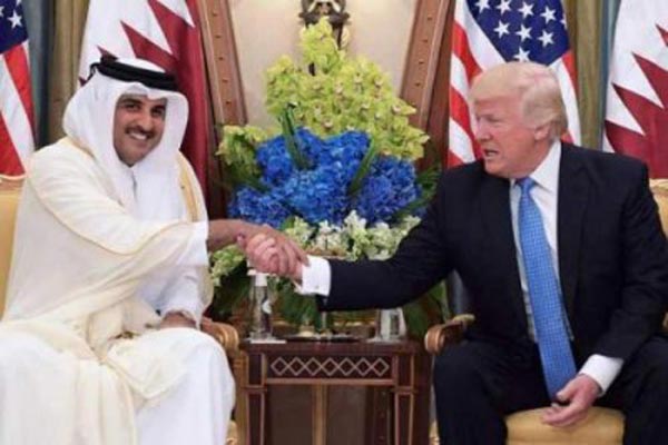 ترمب يتصل هاتفيًا بأمير قطر عارضًا الوساطة