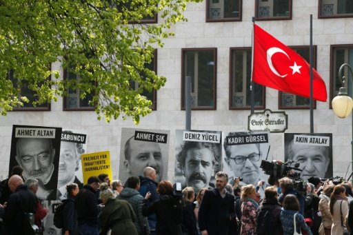 اعتقال مسؤول منظمة العفو في تركيا بشبهة الارتباط بشبكة غولن