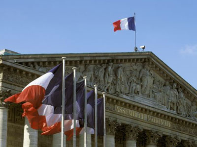 هزيمة تاريخية للحزب الاشتراكي الفرنسي في الانتخابات