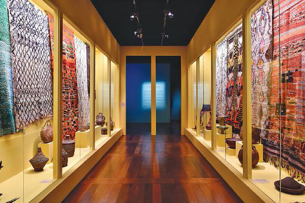 افتتاح متحفين لـ «إيف سان لوران» في مراكش وباريس قريبا