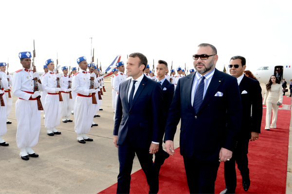 العاهل المغربي يجري مباحثات مع الرئيس الفرنسي