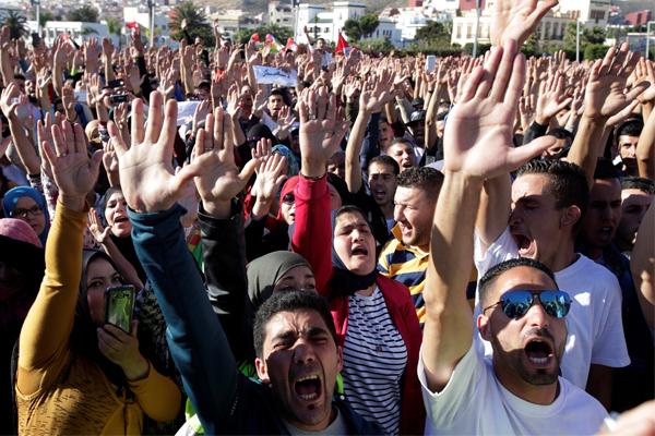 مثقفون مغاربة يدعون الدولة الى «التعامل الإيجابي» مع حراك الريف