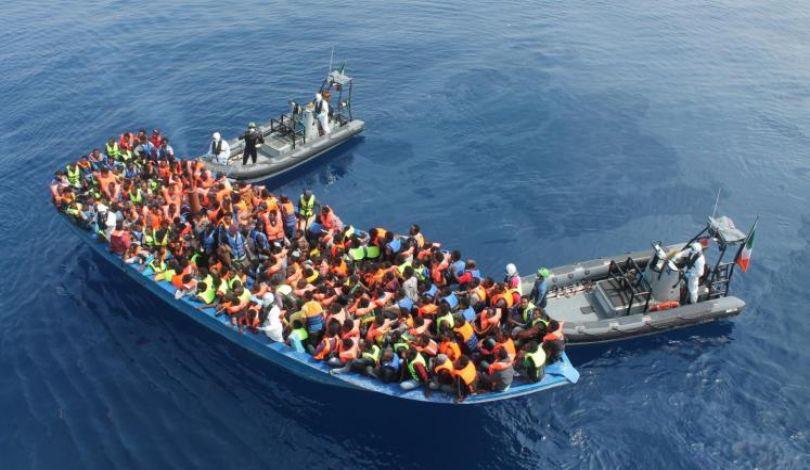 إنقاذ 900 مهاجر مقابل سواحل ليبيا