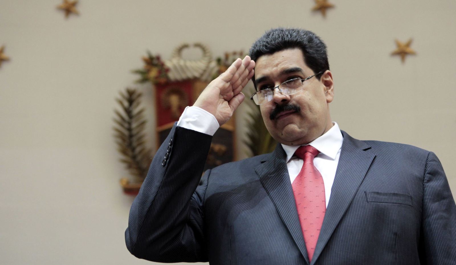 النائبة العامة بفنزويلا تتهم مادورو باستخدام 
