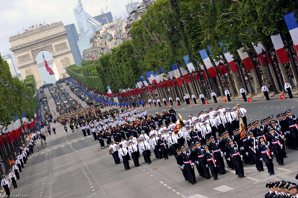 ترمب قبل دعوة ماكرون للمشاركة في العيد الوطني الفرنسي