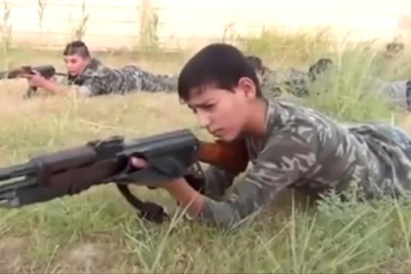 تجنيد الاطفال في العراق