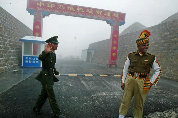 الهند تبدي مخاوف أمنية من طريق بري تبنيه الصين على حدودها