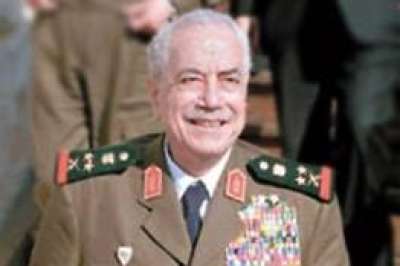 وفاة وزير الدفاع السوري السابق مصطفى طلاس في فرنسا