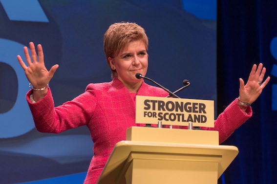 رئيسة وزراء اسكتلندا تؤجل قرارها حول استفتاء ثان على الاستقلال