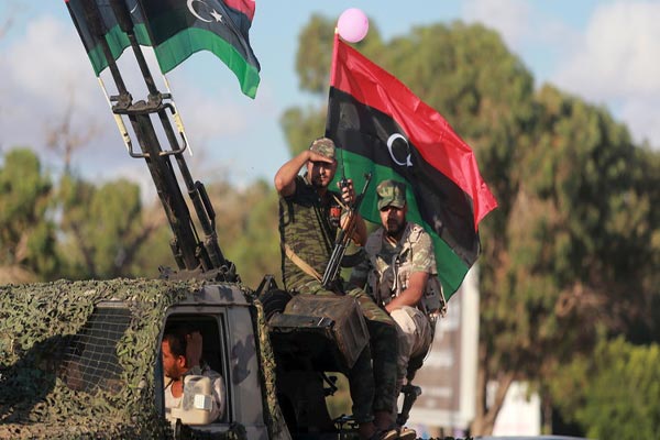حفتر يعلن التحرير الكامل لبنغازي من المتطرفين