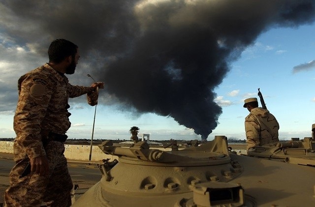 خمسة قتلى و25 جريحا في سقوط قذيفة على شاطئ في طرابلس