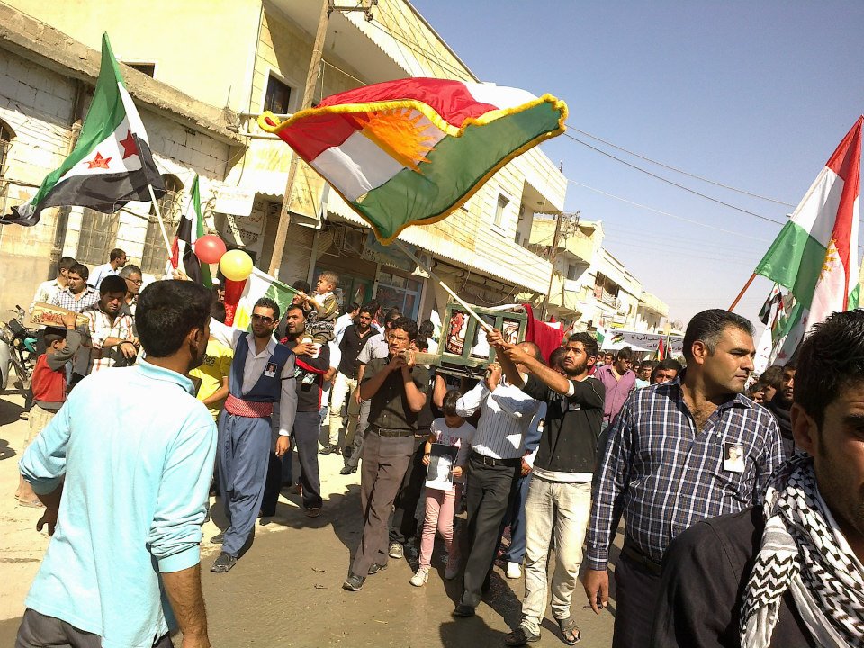 تظاهرة حاشدة للاكراد في شمال سوريا رفضاً للتدخل التركي