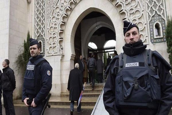 اعتقال رجل هدد بقتل الرئيس الفرنسي