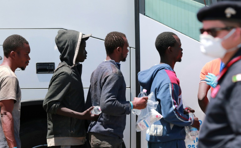 ايطاليا تطلب من موانئ اوروبا استقبال مراكب المهاجرين