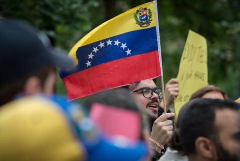 توقيف أكثر من 60 طالبا إثر تظاهرات في فنزويلا
