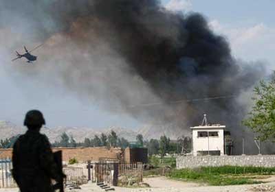 ثمانية قتلى مدنيين افغان في غارة جوية