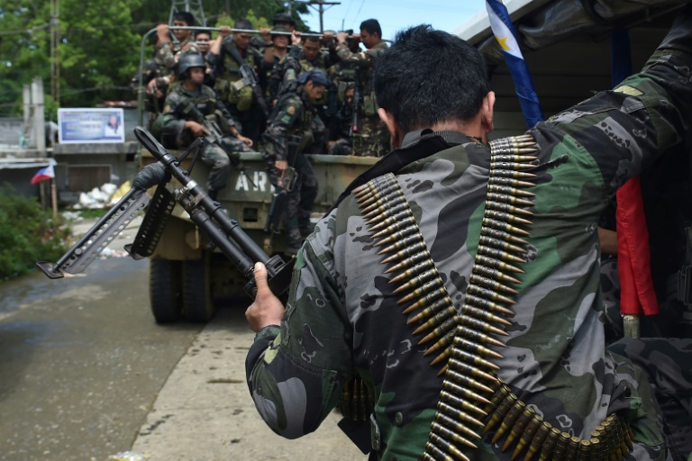 الفيليبين: المتطرفون يجبرون الأطفال على القتال في مراوي